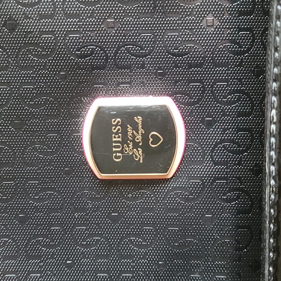 Black with pink guess purse - Picture 2 of 5